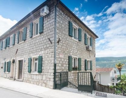 Apartment Vasko, private accommodation in city Herceg Novi, Montenegro - 196456103